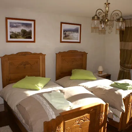 Blanche-roche, Et Table D'hotes Au Calme 住宿加早餐酒店 Cleurie