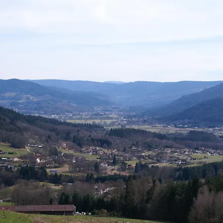 Blanche-roche, Et Table D'hotes Au Calme Cleurie