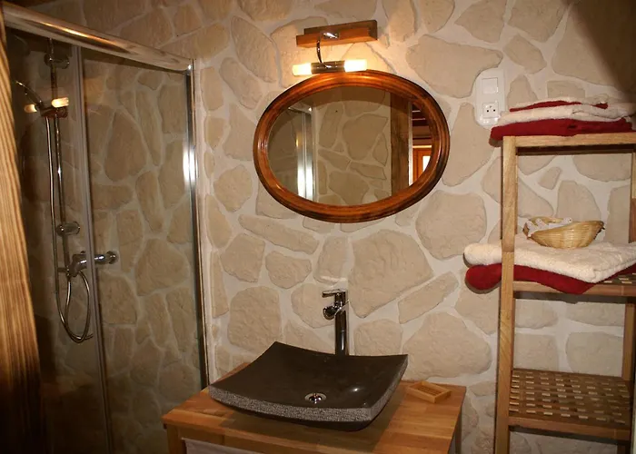 Blanche-roche, Et Table D'hotes Au Calme 住宿加早餐酒店 Cleurie