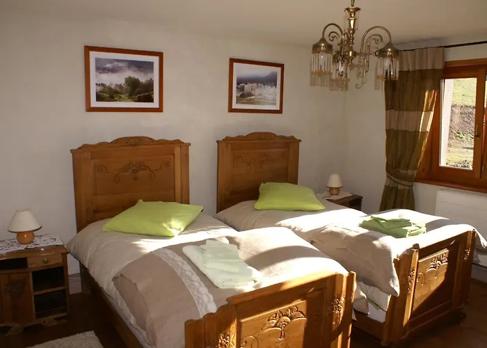 Blanche-roche, Et Table D'hotes Au Calme 住宿加早餐酒店 Cleurie